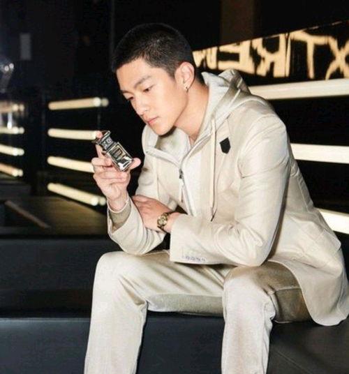 娱乐圈吃瓜屈楚萧,娱乐圈吃瓜风云中的焦点人物