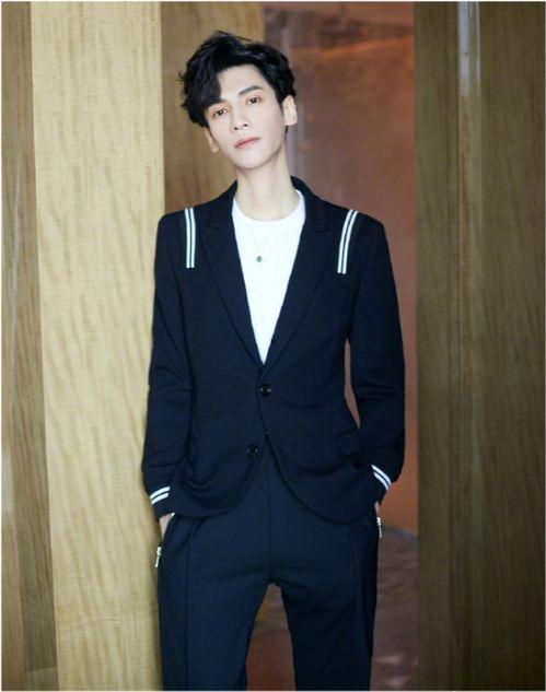 娱乐吃瓜罗云熙