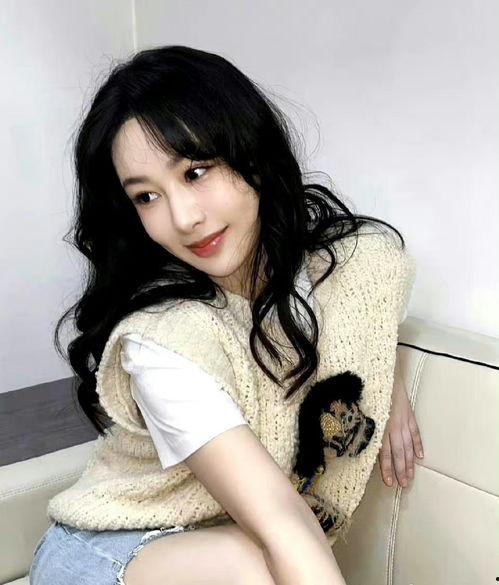 吃瓜系统女主娱乐圈,吃瓜女主的逆袭之路